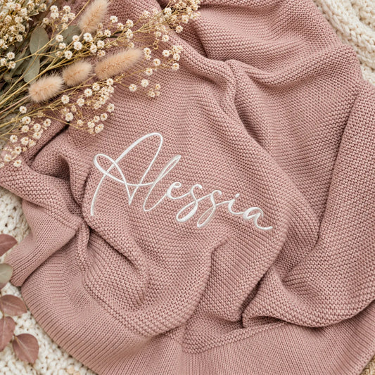 How to Choose a Personalised Baby Blanket: Size, Fabric and Embroidery Guide